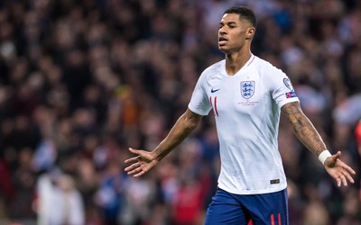 有球电竞精华-乌克兰队这波进攻水银泻地