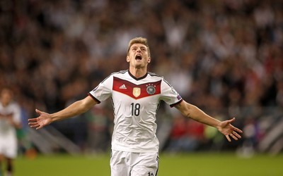 有球电竞热评-凯恩点球稳稳罚进